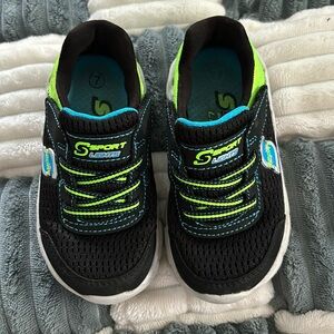 Sketchers Sport Sneakers Size 7